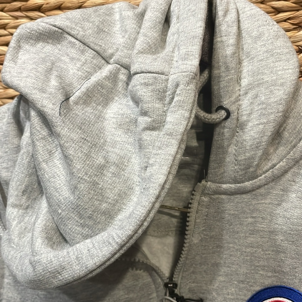 Brand NWT Antigua chicago cubs hoodie. Medium. - Picture 3 of 5